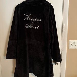 Nwt black Victoria secret robe